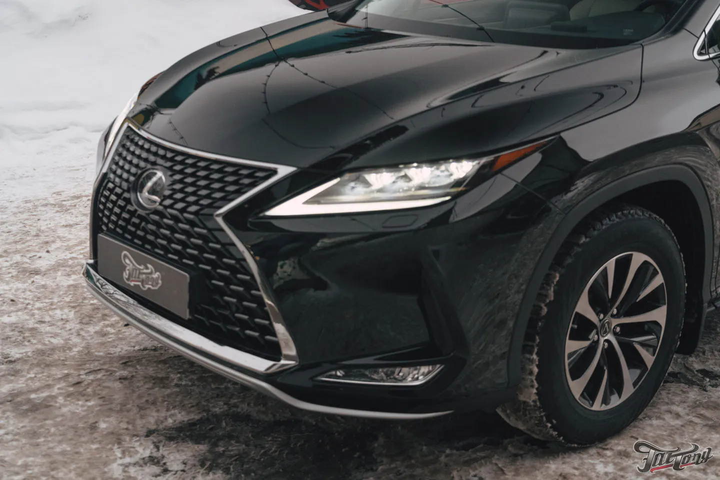 Оклейка бампера Lexus RX300 полиуретаном